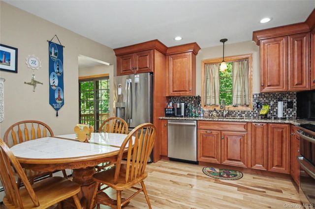 17 Scotsdale Road, Carmel, NY 10512
