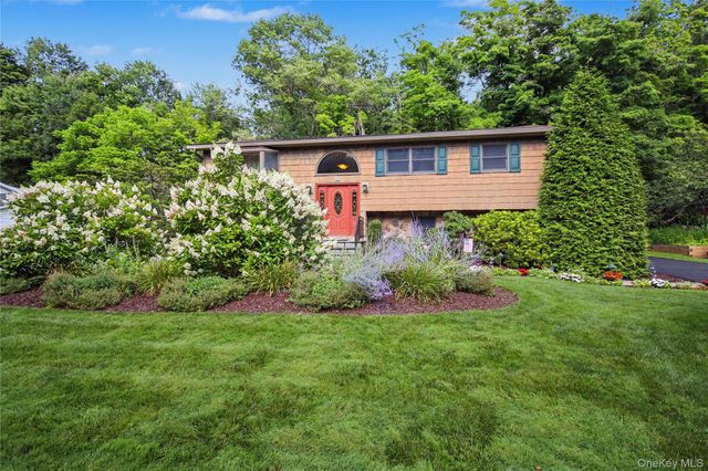 17 Scotsdale Road, Carmel, NY 10512