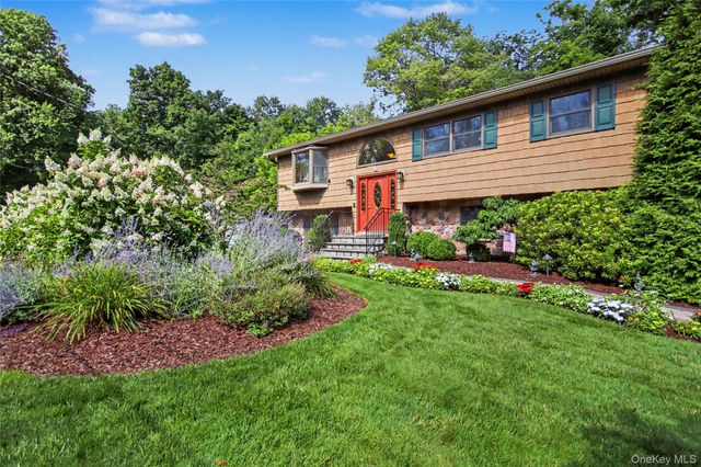17 Scotsdale Road, Carmel, NY 10512