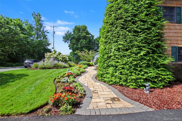 17 Scotsdale Road, Carmel, NY 10512