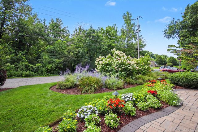17 Scotsdale Road, Carmel, NY 10512