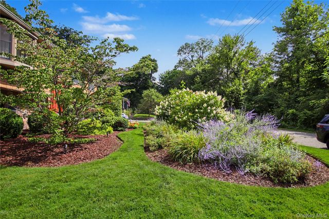 17 Scotsdale Road, Carmel, NY 10512