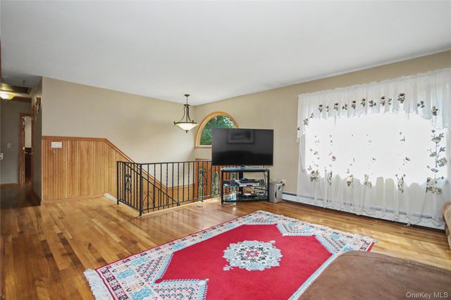 17 Scotsdale Road, Carmel, NY 10512