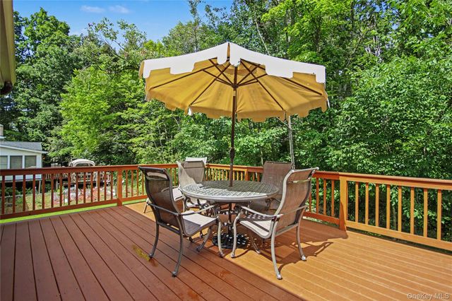 17 Scotsdale Road, Carmel, NY 10512