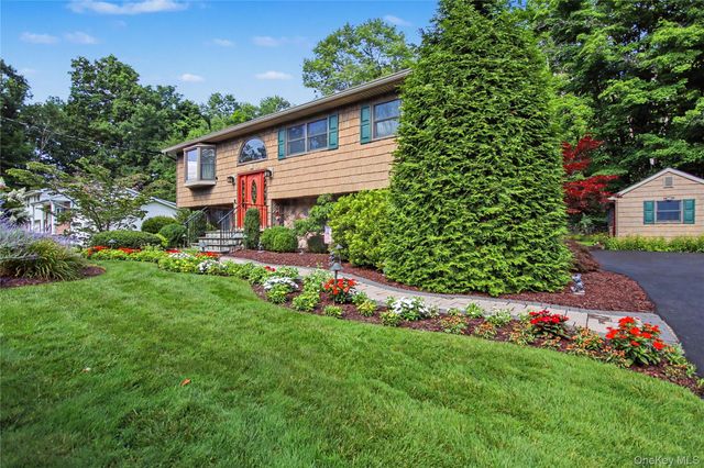 17 Scotsdale Road, Carmel, NY 10512