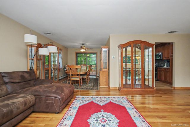 17 Scotsdale Road, Carmel, NY 10512