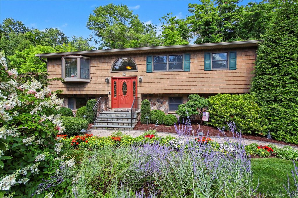 17 Scotsdale Road, Carmel, NY 10512 — photo 2