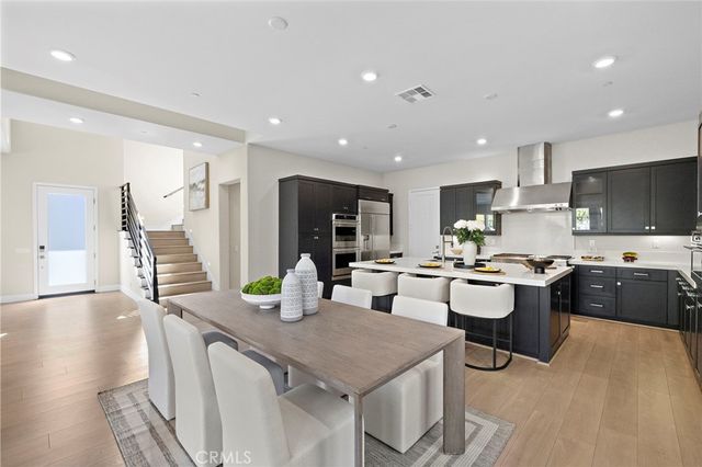 77 Pelican, Irvine, CA 92618