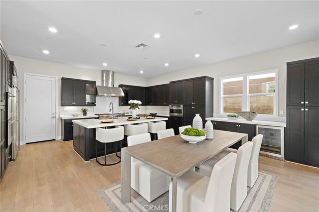 77 Pelican, Irvine, CA 92618
