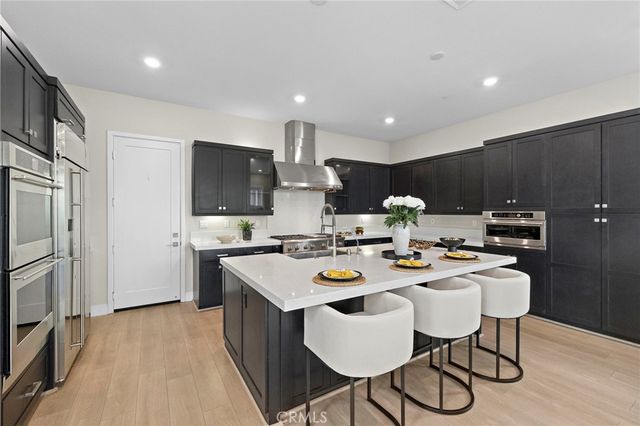 77 Pelican, Irvine, CA 92618