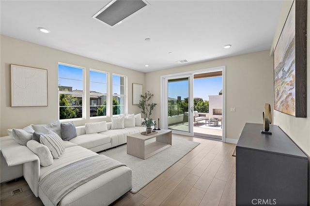 77 Pelican, Irvine, CA 92618