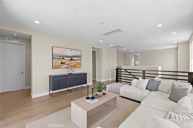 77 Pelican, Irvine, CA 92618