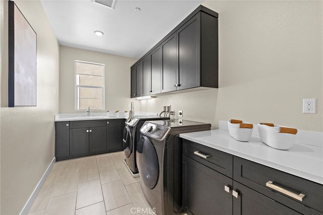77 Pelican, Irvine, CA 92618