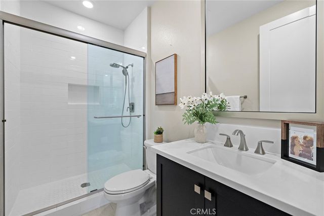 77 Pelican, Irvine, CA 92618