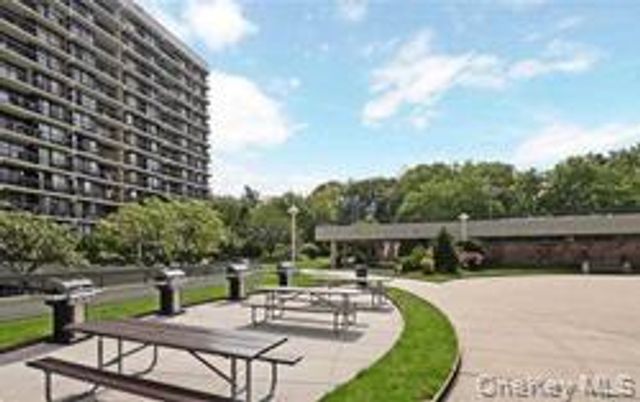 152-18 Union Turnpike 4 P, Flushing, NY 11367