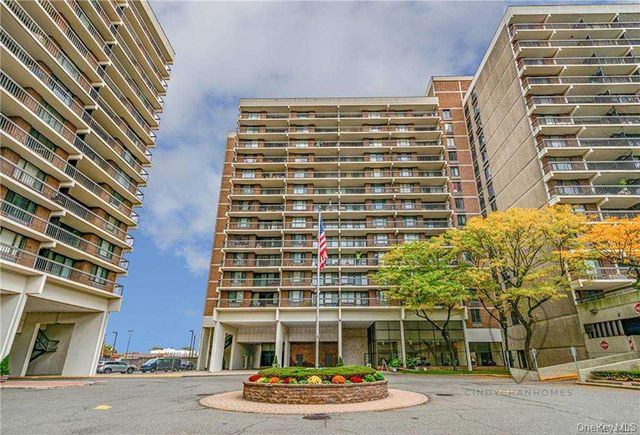 152-18 Union Turnpike 4 P, Flushing, NY 11367