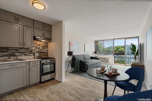 152-18 Union Turnpike 4 P, Flushing, NY 11367