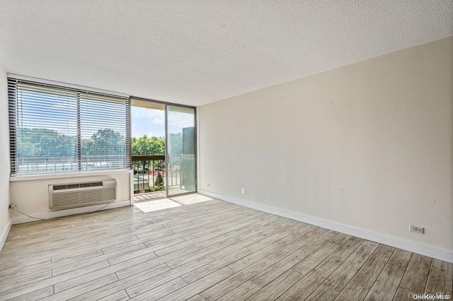 152-18 Union Turnpike 4 P, Flushing, NY 11367