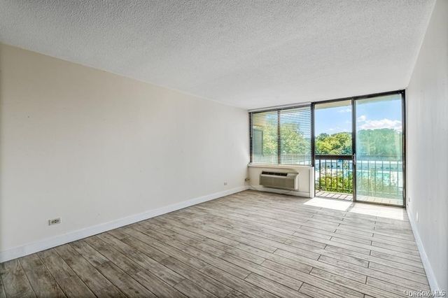 152-18 Union Turnpike 4 P, Flushing, NY 11367