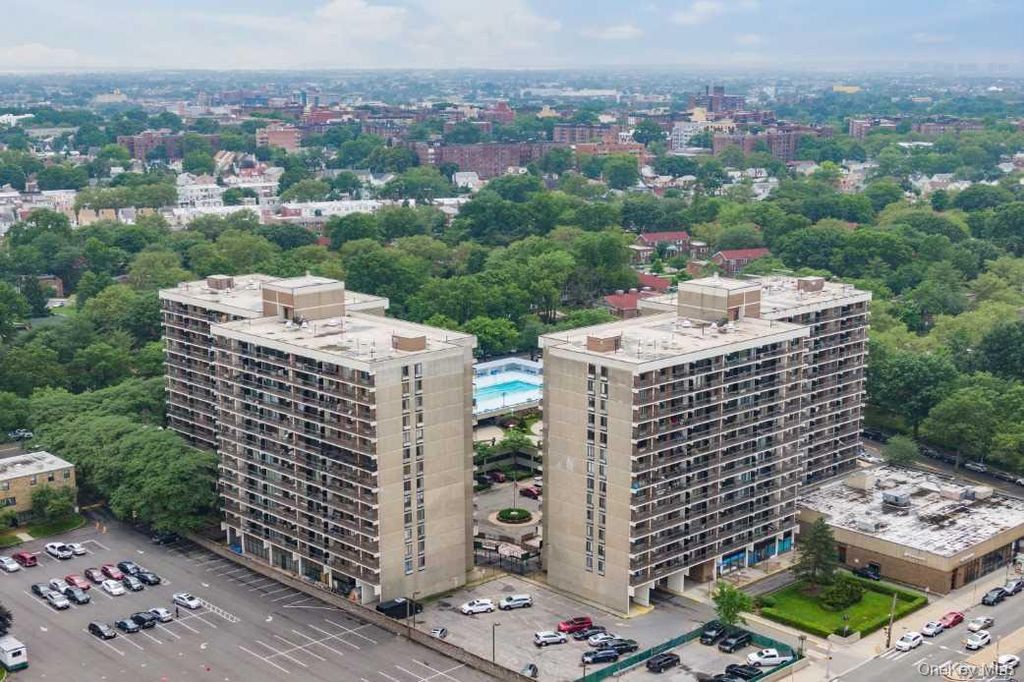 152-18 Union Turnpike 4 P, Flushing, NY 11367 — exterior