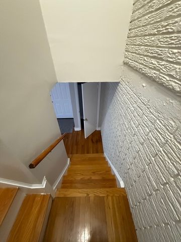 39 Silvia Ct 39, Boston, MA 02136