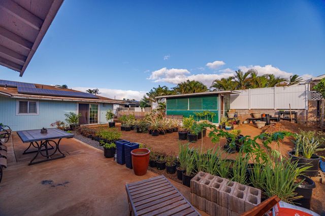 1669 Hoonanea St, Kihei, HI 96753