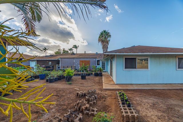 1669 Hoonanea St, Kihei, HI 96753