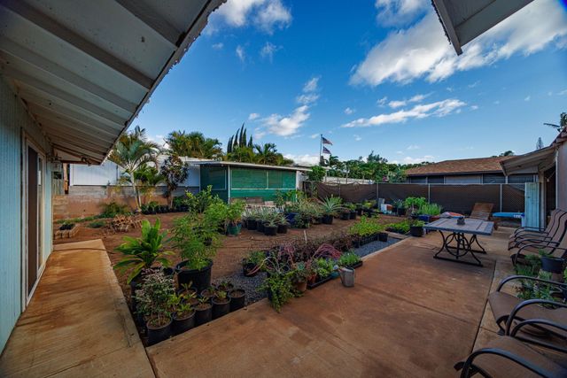 1669 Hoonanea St, Kihei, HI 96753