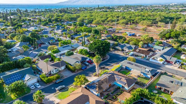 1669 Hoonanea St, Kihei, HI 96753
