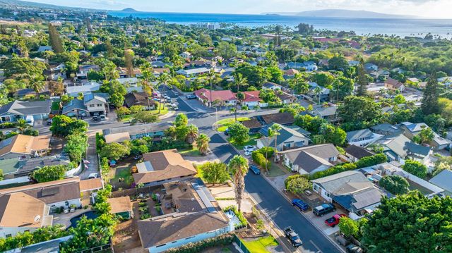 1669 Hoonanea St, Kihei, HI 96753