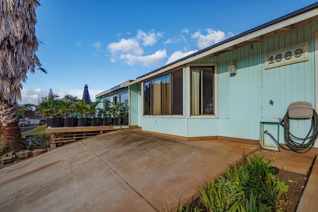 1669 Hoonanea St, Kihei, HI 96753