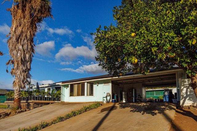 1669 Hoonanea St, Kihei, HI 96753