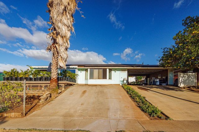 1669 Hoonanea St, Kihei, HI 96753