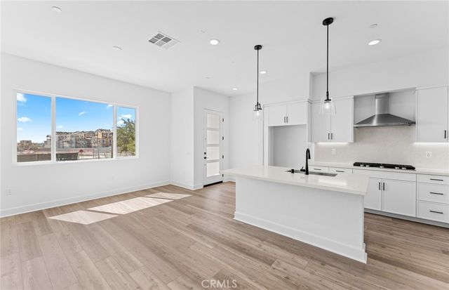 105 Moody, Irvine, CA 92618
