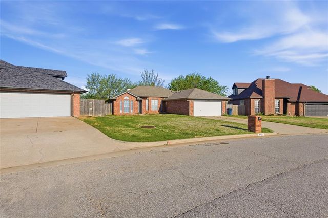 8401 Woodbend Drive, Oklahoma City, OK 73135