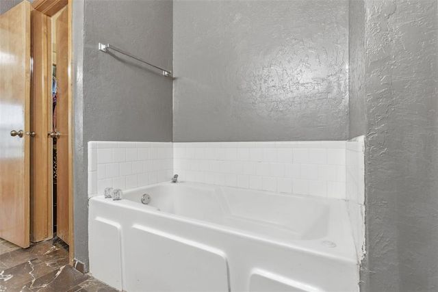 8401 Woodbend Drive, Oklahoma City, OK 73135