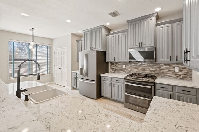 2705 Magnolia Lane, Grapevine, TX 76051