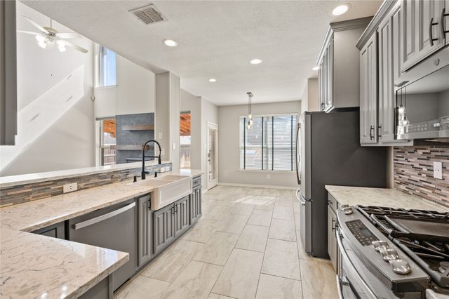 2705 Magnolia Lane, Grapevine, TX 76051