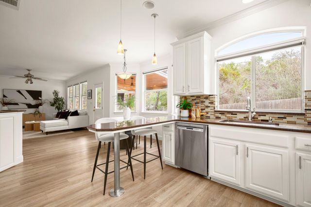 6702 WINNIPEG CV, Austin, TX 78759