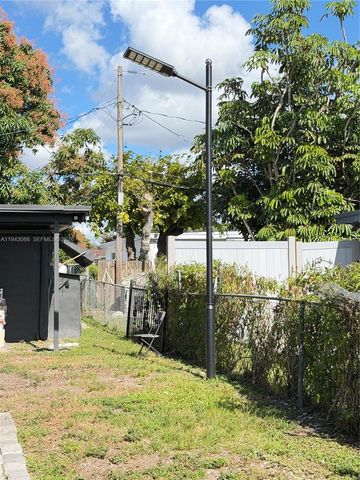 11201 NW 12th Ave 2, Miami, FL 33168