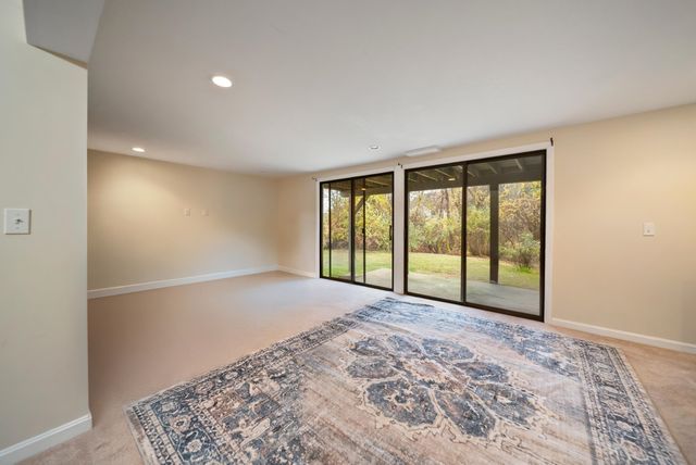 69 Bayberry Lane, Londonderry, NH 03053