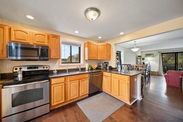 69 Bayberry Lane, Londonderry, NH 03053