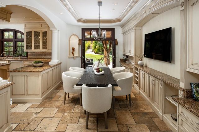 925 Seabury Road, Hillsborough, CA 94010