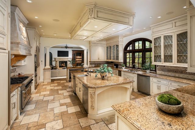 925 Seabury Road, Hillsborough, CA 94010