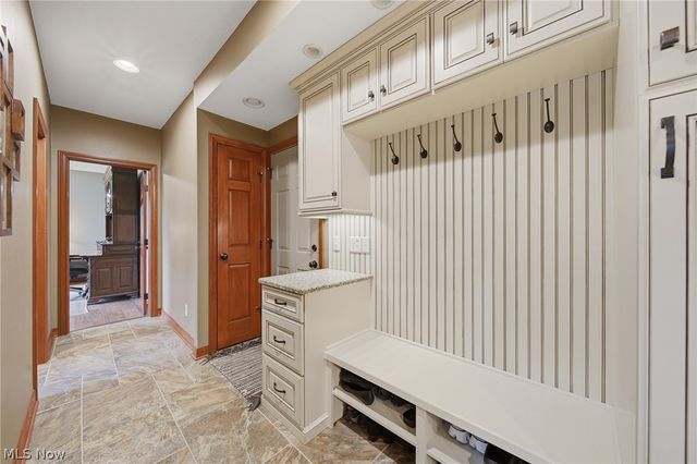 2536 Chadwell Circle NW, North Canton, OH 44720