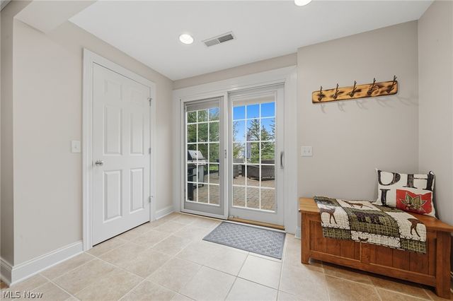 2536 Chadwell Circle NW, North Canton, OH 44720