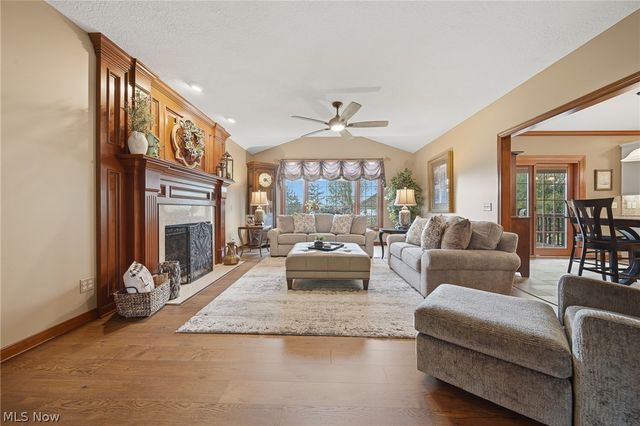 2536 Chadwell Circle NW, North Canton, OH 44720