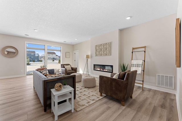 17718 Everest Avenue, Lakeville, MN 55044