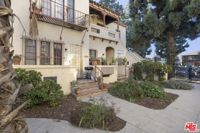 4172 Leimert Boulevard, Los Angeles, CA 90008