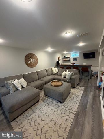 715 SWARTHMORE AVE, Folsom, PA 19033